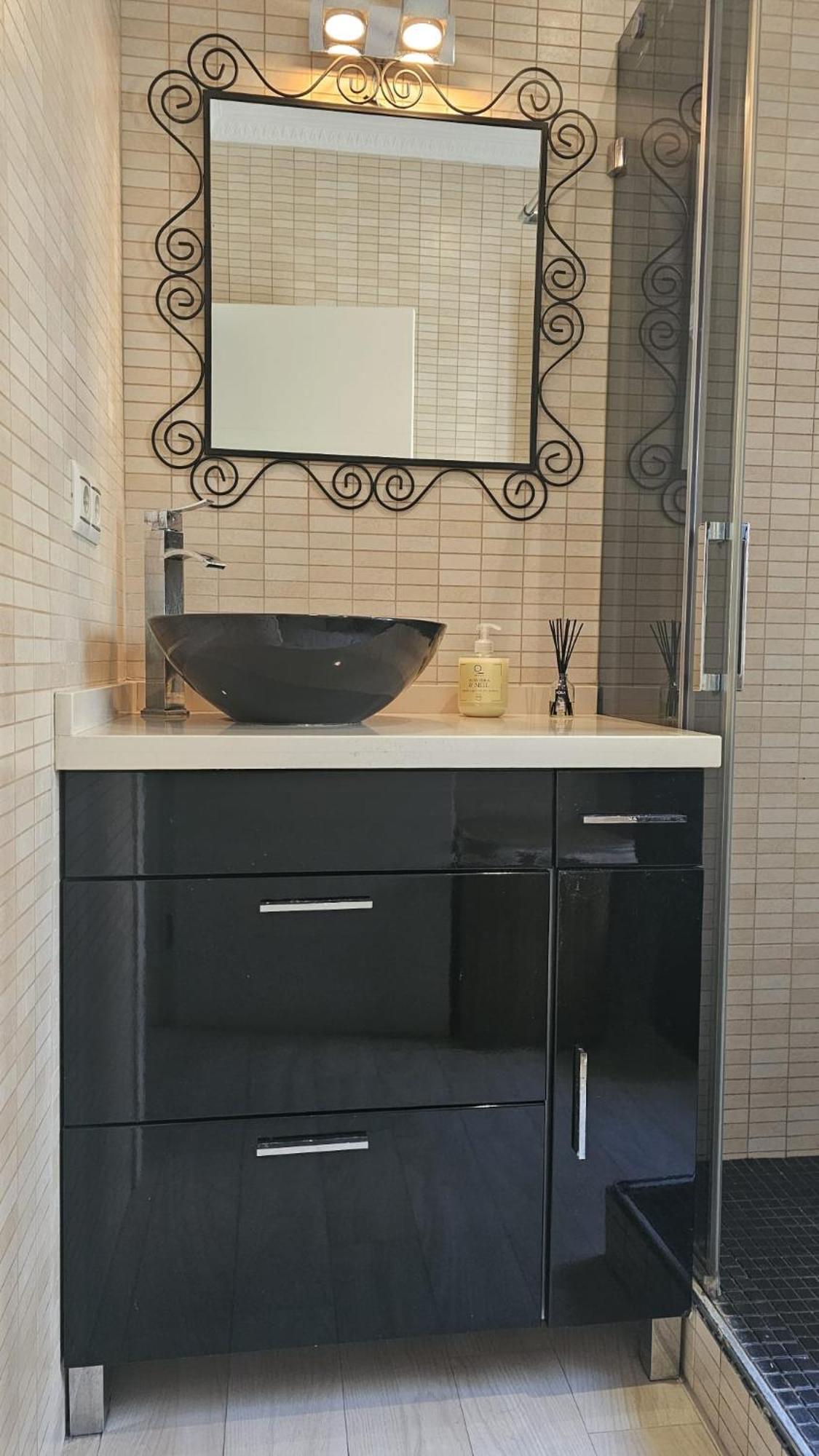 Stylish Old Town Apartment *